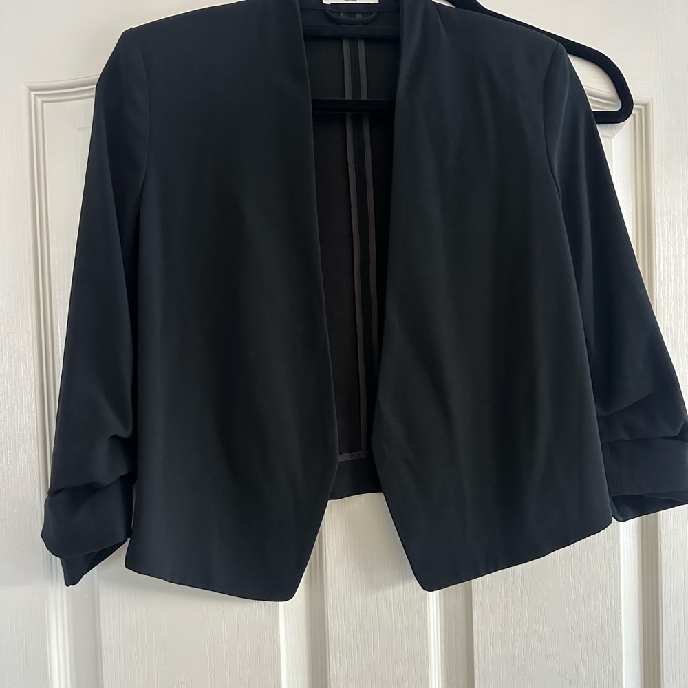 Babaton Black Cropped Blazer with Three Quarter Sleeves